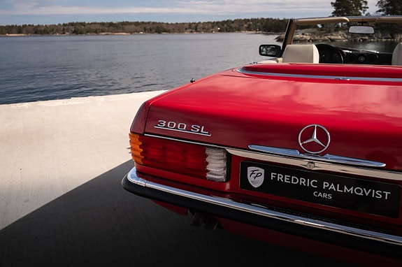 Mercedes-Benz 300 SL 18 of 28