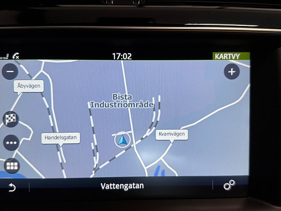 Jaguar XE 20 of 24