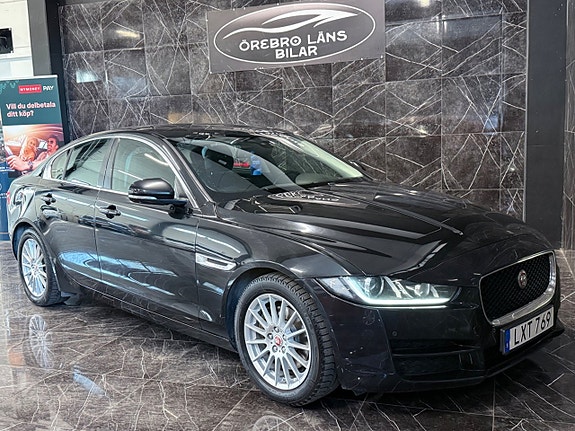 Jaguar XE 6 of 24