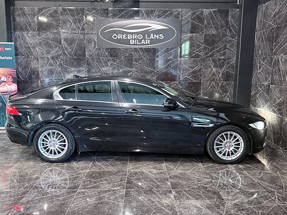 Jaguar XE 3 of 24