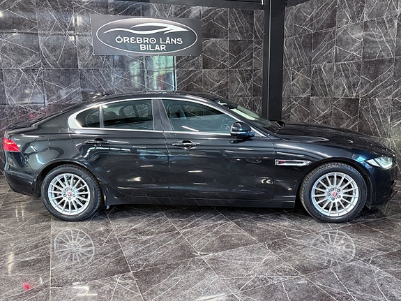 Jaguar XE 10 of 24
