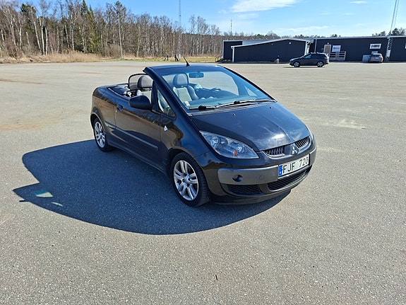Mitsubishi Colt 2 of 5