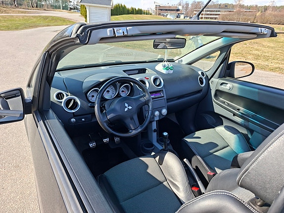 Mitsubishi Colt 4 of 5