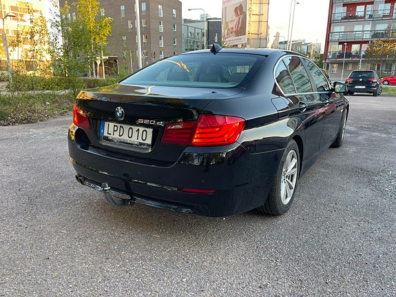 BMW 520d 3 of 5