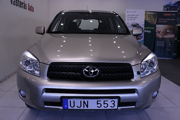 Toyota RAV4 9 of 29