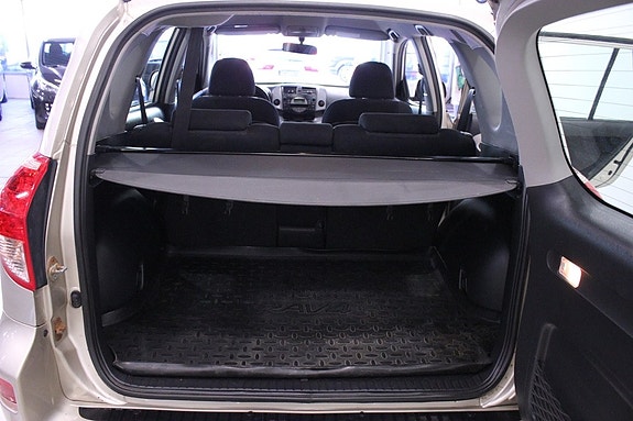 Toyota RAV4 24 of 29