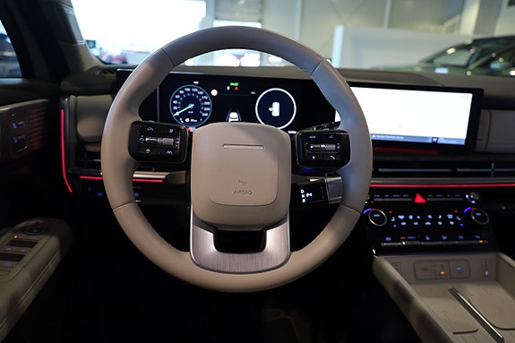 Hyundai Santa Fe 18 of 30