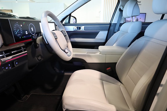 Hyundai Santa Fe 13 of 30