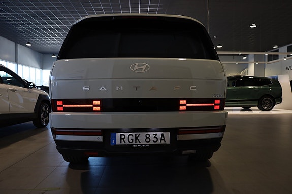 Hyundai Santa Fe 8 of 30