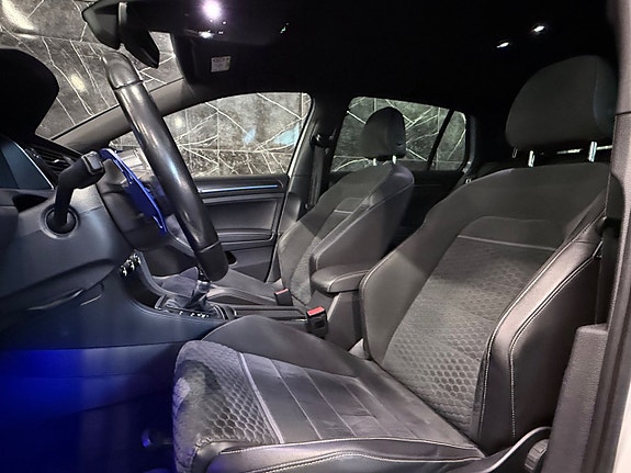 Volkswagen Golf VII 13 of 30