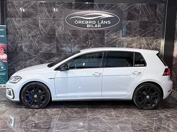 Volkswagen Golf VII 8 of 30