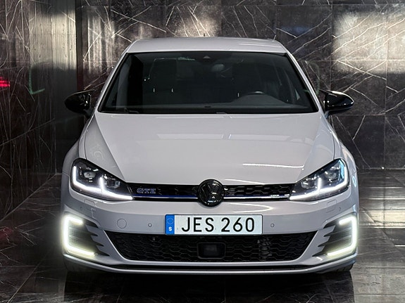Volkswagen Golf VII 10 of 30