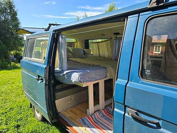 Volkswagen Caravelle 5 of 5
