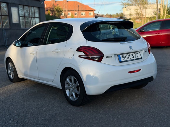 Peugeot 208 4 of 5