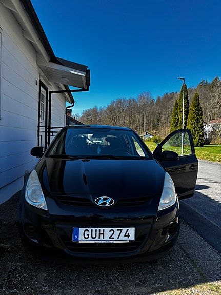 Hyundai i20 2 of 5