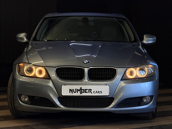 BMW 320d 3 of 5