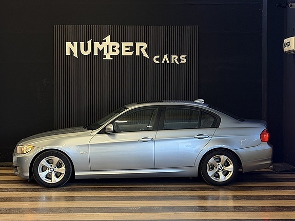 BMW 320d 4 of 5