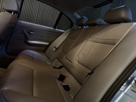 BMW 320d 10 of 27