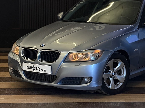 BMW 320d 2 of 5