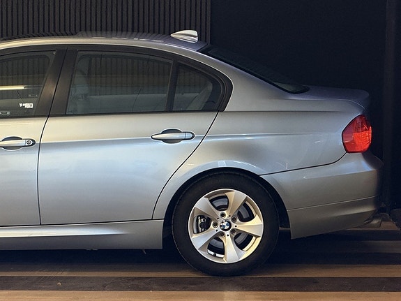 BMW 320d 6 of 27