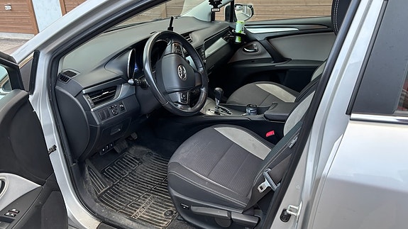 Toyota Avensis 5 of 5