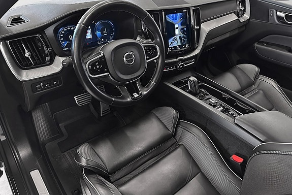 Volvo XC60 8 of 25