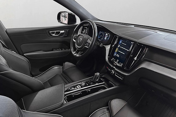 Volvo XC60 13 of 25