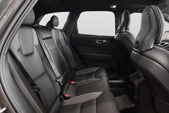 Volvo XC60 19 of 25