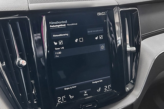 Volvo XC60 16 of 25
