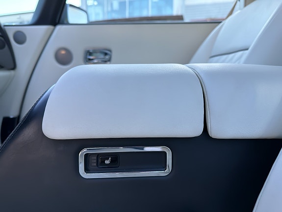 Rolls Royce Phantom 19 of 24