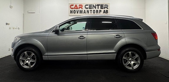 Audi Q7 2 of 5