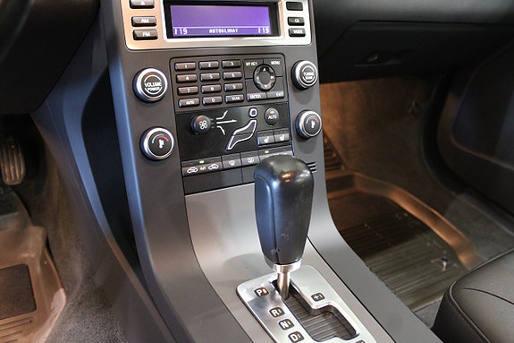 Volvo V70 15 of 26