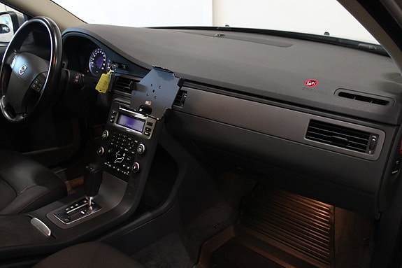 Volvo V70 8 of 26