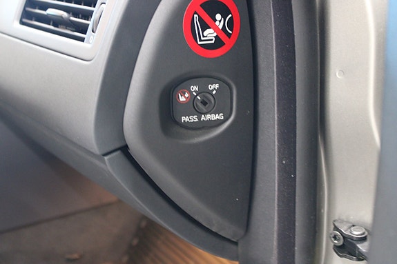 Volvo V70 9 of 26