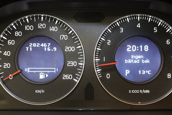 Volvo V70 16 of 26