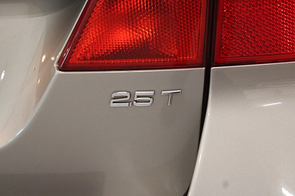 Volvo V70 7 of 26
