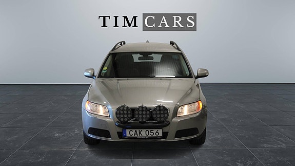 Volvo V70 2 of 5