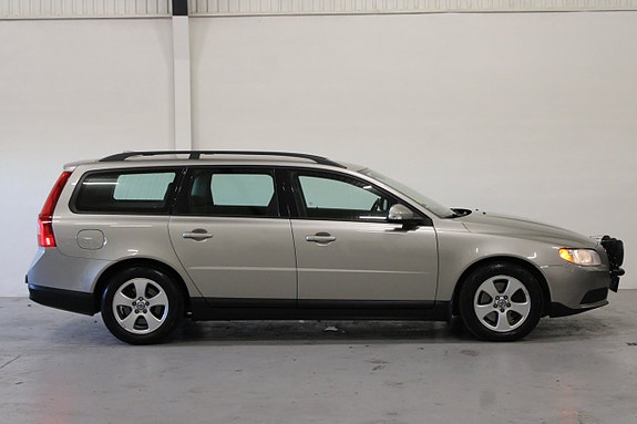 Volvo V70 13 of 26