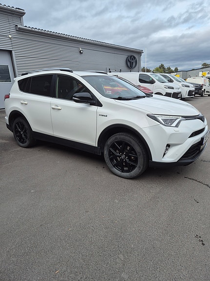 Toyota RAV4 4 of 4