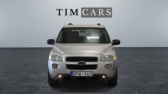 Chevrolet Uplander 2 of 5