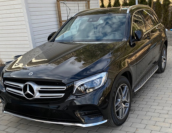Mercedes-Benz GLC220 d 2 of 5