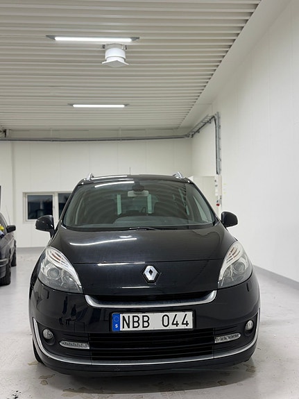 Renault Grand Scenic III 2 of 5