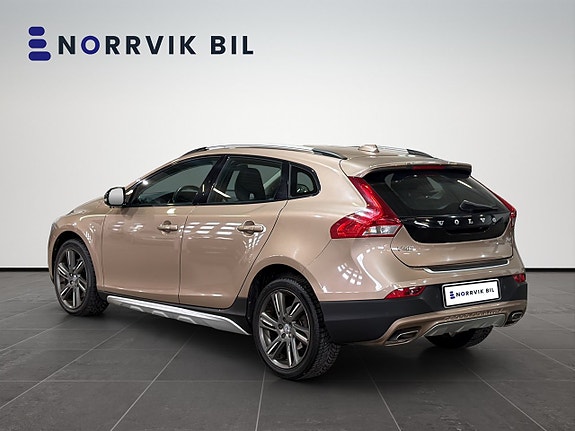 Volvo V40 Cross Country 5 of 5