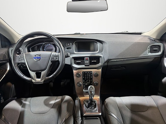 Volvo V40 Cross Country 11 of 28