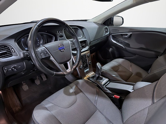 Volvo V40 Cross Country 22 of 28