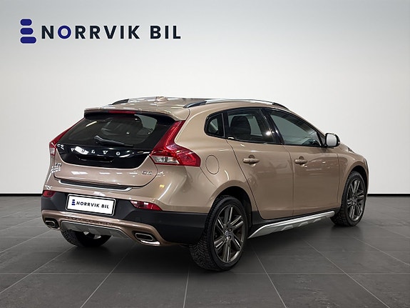 Volvo V40 Cross Country 8 of 28