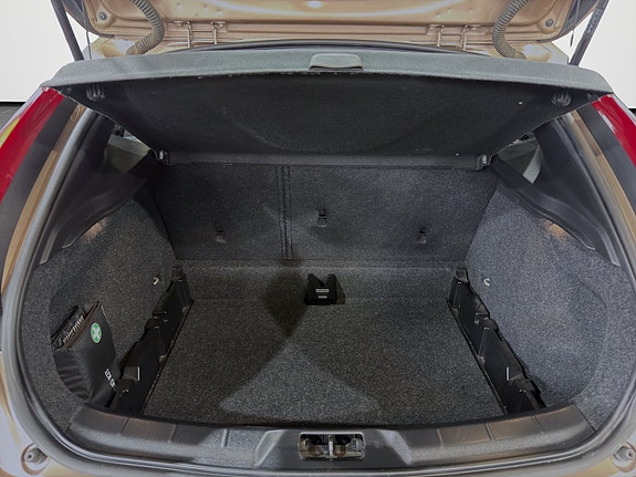 Volvo V40 Cross Country 9 of 28