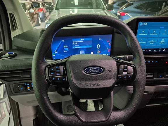 Ford E-Custom 6 of 8