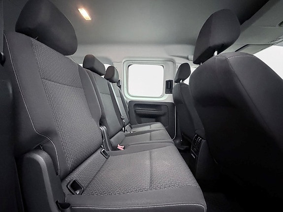 Volkswagen Caddy Maxi 16 of 24