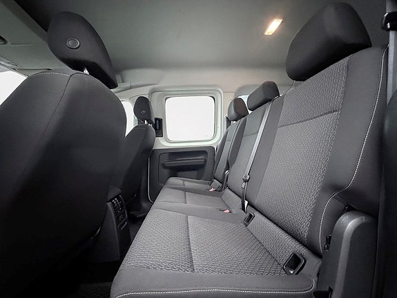 Volkswagen Caddy Maxi 13 of 24